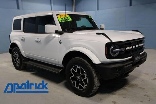 Oxford White 2025 Ford Bronco Outer Banks