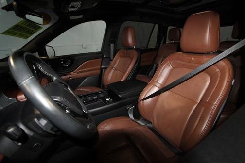 White Metallic 2023 Lincoln Aviator Grand Touring
