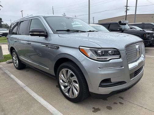 2023 Lincoln Navigator Reserve