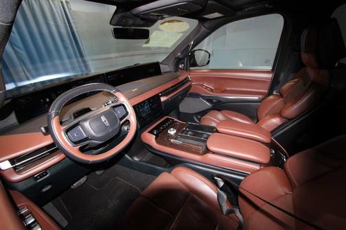 Black Metallic 2025 Lincoln Navigator Reserve