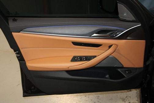 2022 BMW M550 i xDrive