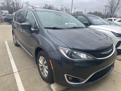 2019 Chrysler Pacifica Touring-L