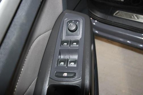 2022 Volkswagen Atlas Cross Sport 2.0T SEL R-Line