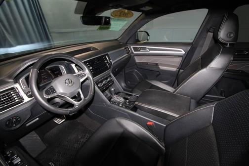 2022 Volkswagen Atlas Cross Sport 2.0T SEL R-Line