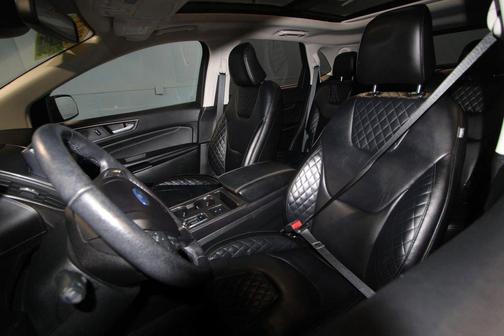 Blue Metallic 2023 Ford Edge Titanium