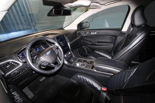 Blue Metallic 2023 Ford Edge Titanium