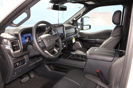 2025 Ford F-250 Platinum