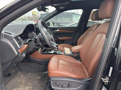 2022 Audi Q5 45 S line Premium Plus