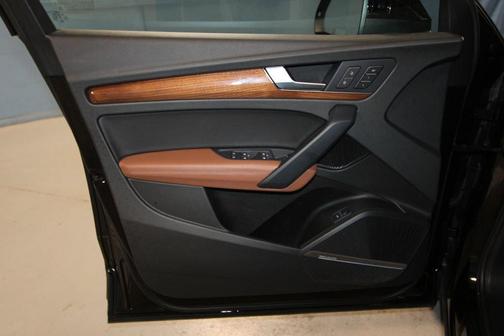 2022 Audi Q5 45 S line Premium Plus