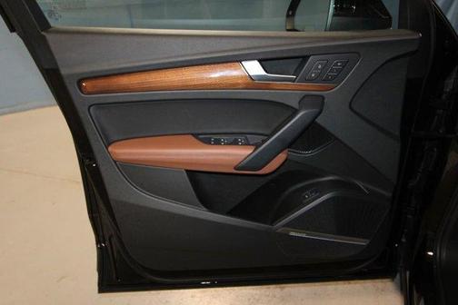 2022 Audi Q5 45 S line Premium Plus