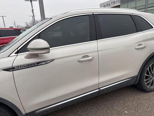 2020 Lincoln Nautilus Reserve