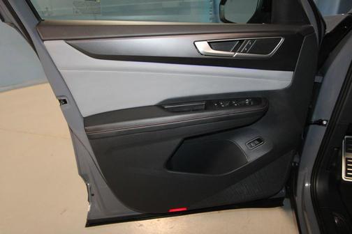 2024 Volkswagen Atlas 2.0T Peak Edition SE w/Technology