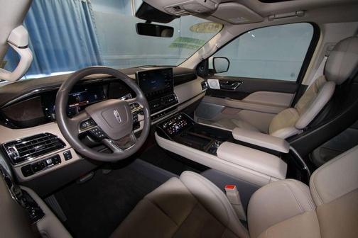 2023 Lincoln Navigator L Reserve