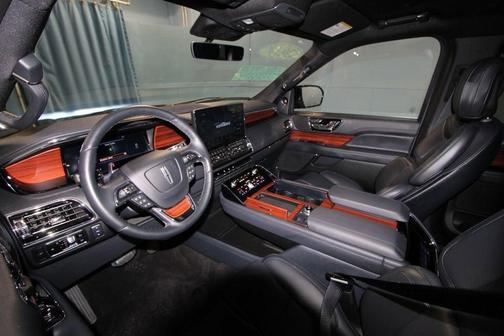 2024 Lincoln Navigator Premiere