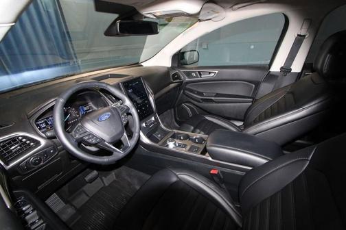 Black Metallic 2024 Ford Edge SEL