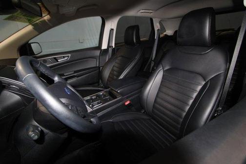 Black Metallic 2024 Ford Edge SEL