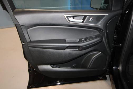 Black Metallic 2024 Ford Edge SEL