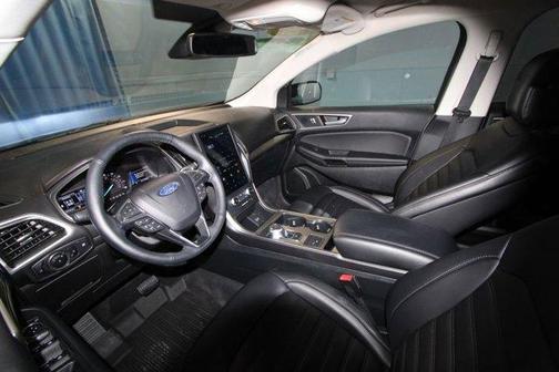 Black Metallic 2024 Ford Edge SEL