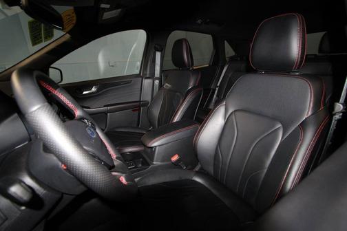 2025 Ford Escape ST-Line Elite