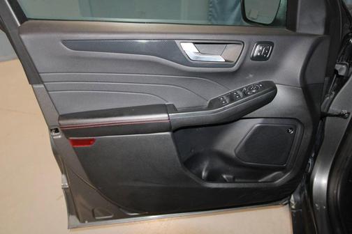 2025 Ford Escape ST-Line Elite