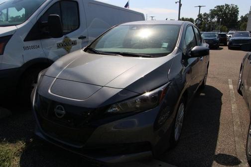 Gun Metallic 2025 Nissan Leaf S