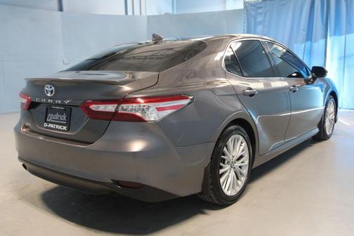 2020 Toyota Camry Hybrid XLE
