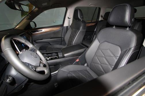 2024 Volkswagen Atlas 2.0T SE