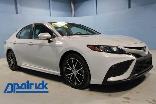 Ice 2022 Toyota Camry SE