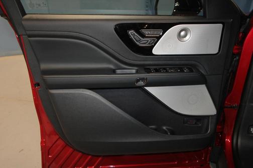 Red Carpet 2026 Lincoln Aviator Reserve AWD
