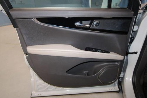 Ceramic Pearl Metallic Tinted Clearcoat 2022 Lincoln Nautilus Reserve