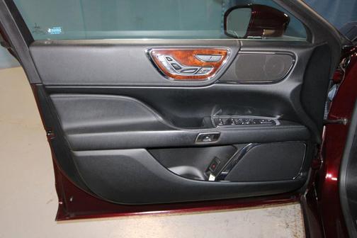 2017 Lincoln Continental Reserve