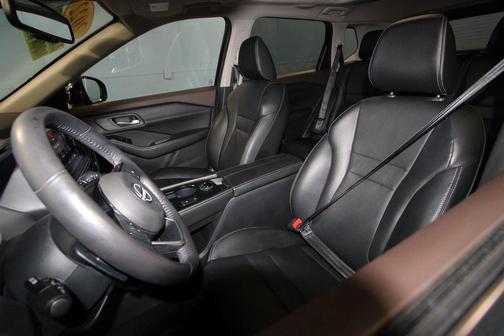 Black 2022 Nissan Rogue SL