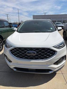 White 2021 Ford Edge Titanium