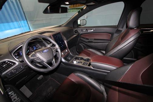 White 2021 Ford Edge Titanium