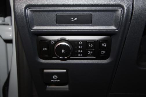 Avalanche 2026 Ford F-150 XLT