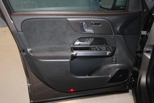 2025 Mercedes-Benz AMG GLB 35 Base