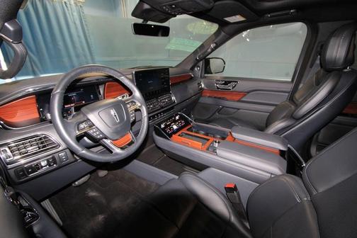 2024 Lincoln Navigator Premiere