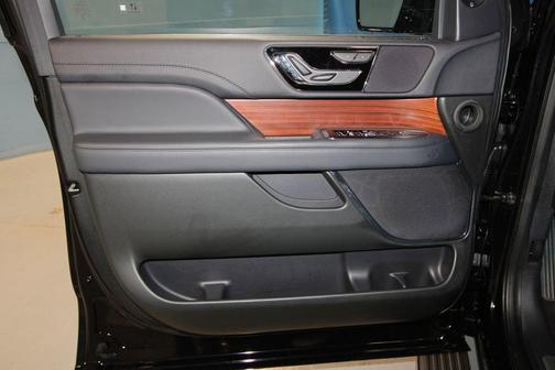 2024 Lincoln Navigator Premiere
