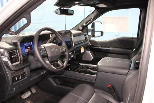 2025 Ford F-250 Platinum