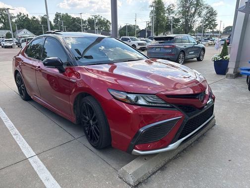 2021 Toyota Camry Hybrid XSE