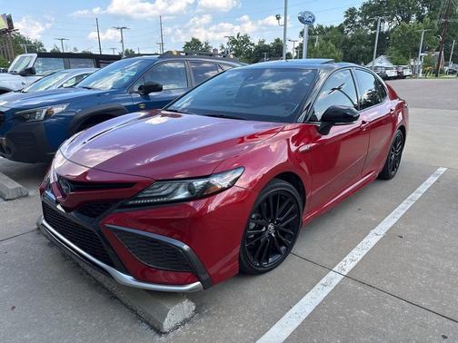 2021 Toyota Camry Hybrid XSE