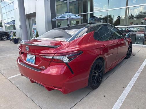 2021 Toyota Camry Hybrid XSE
