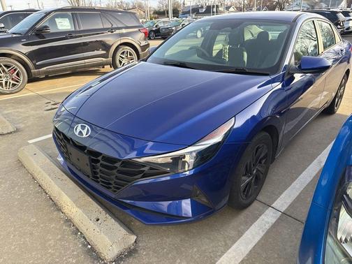 2021 Hyundai ELANTRA SEL
