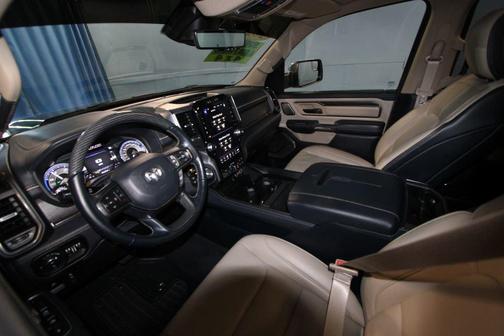 Patriot Blue Pearlcoat 2021 RAM 1500 Limited