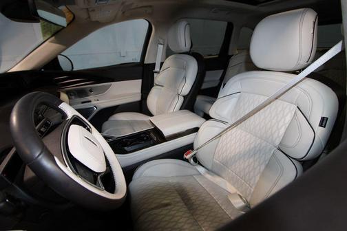 White Platinum Clearcoat Metallic 2025 Lincoln Nautilus Black Label