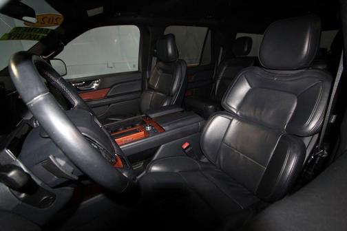 Black Metallic 2024 Lincoln Navigator L Premiere