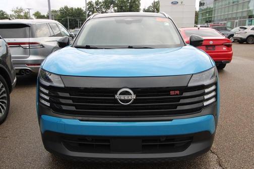 Arctic Ice Blue 2025 Nissan Kicks SR