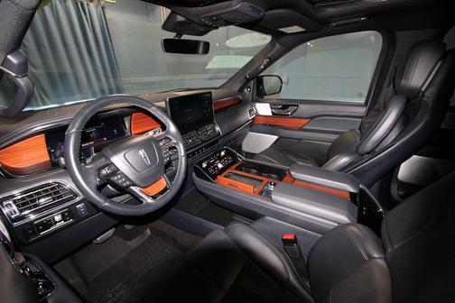 2024 Lincoln Navigator L Reserve