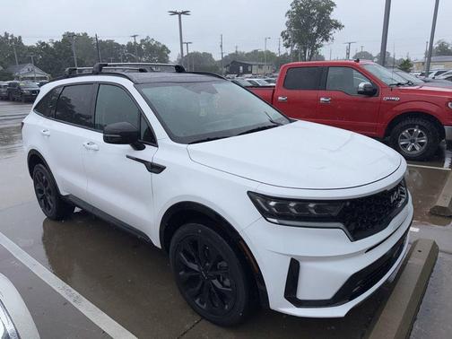 Glacial White Pearl 2022 Kia Sorento SX