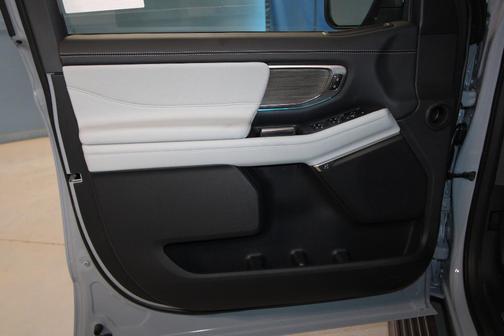 Glacier Gray 2026 Ford Expedition Platinum